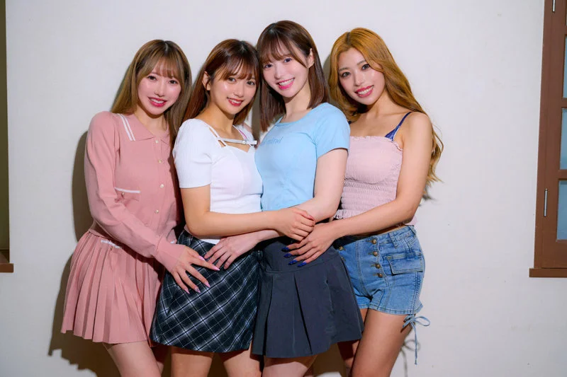 りお＆ひなた＆かりん＆ゆい 無料サンプル画像(1) 【無料R18素人動画館】